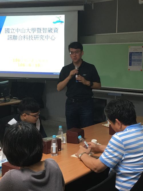 106年度智崴中心成果展照片圖片