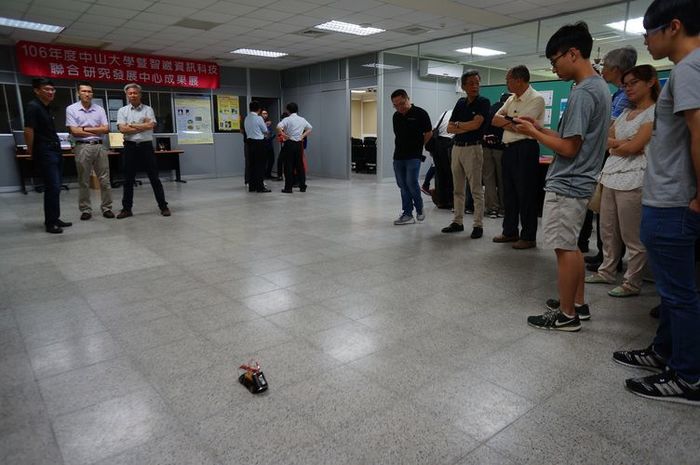 106年度智崴中心成果展照片圖片